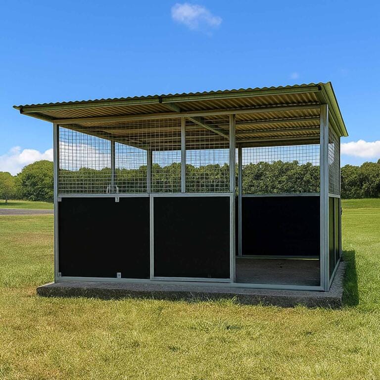 Front view of a single-bay horse stable with mesh and kickboard combo